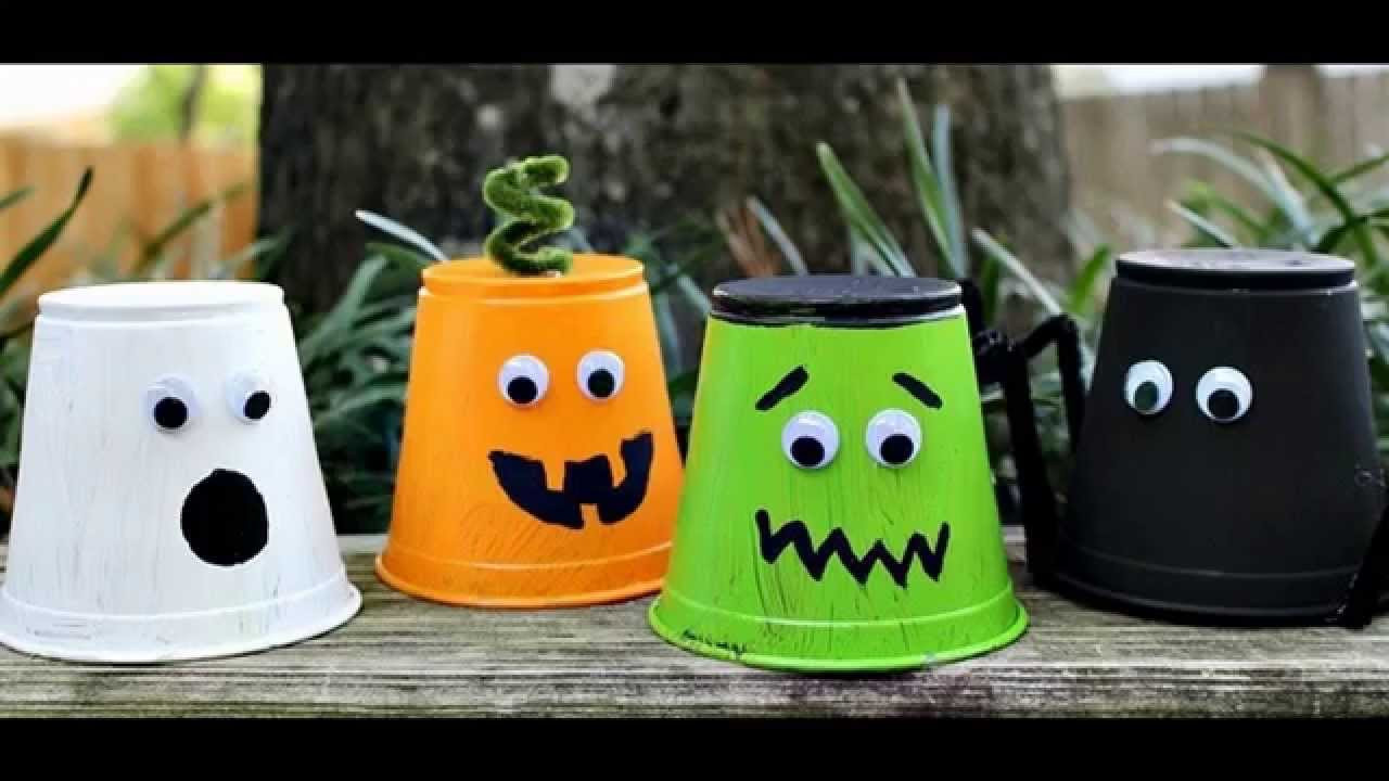 Halloween Craft Activities
 Easy to make Halloween arts and crafts for kids