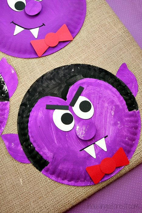 Halloween Craft Activities
 Paper Plate Dracula