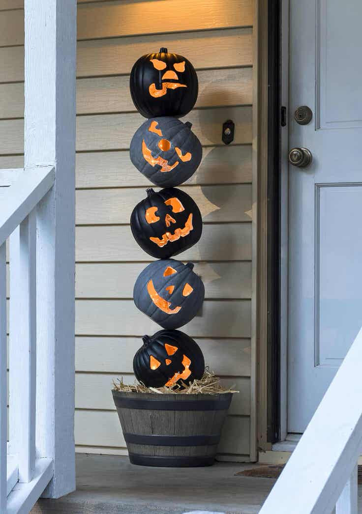 Halloween Decorations Ideas Diy
 Front Porch & Outdoor Halloween Decorating Ideas