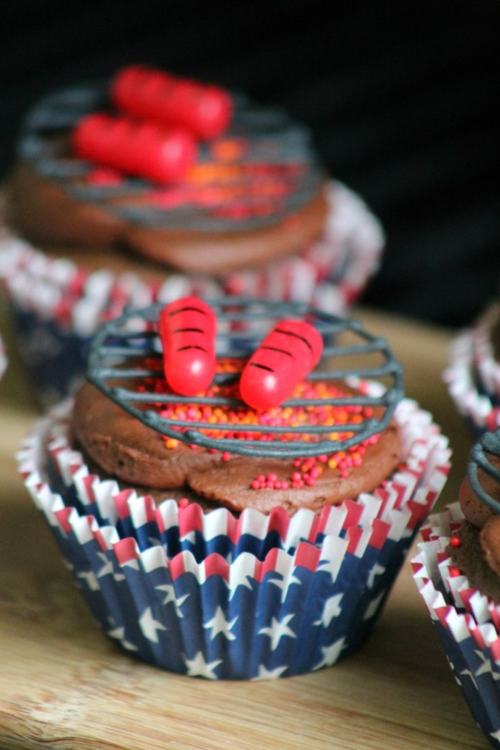 Memorial Day Cupcakes Ideas
 Patriotic Cupcake Memorial Day Roundup Six Clever Sisters