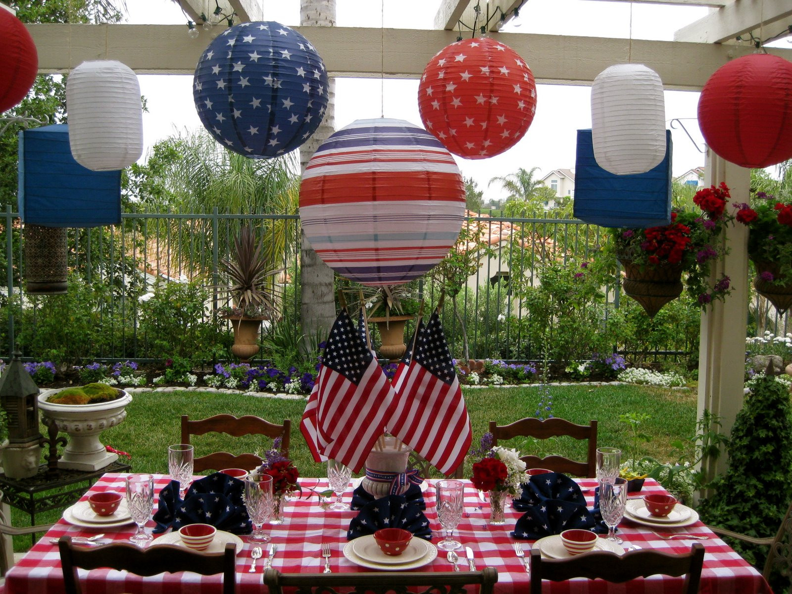 Memorial Day Decorating Ideas
 Get Inspired Take a Look at These 8 Patriotic Outdoor
