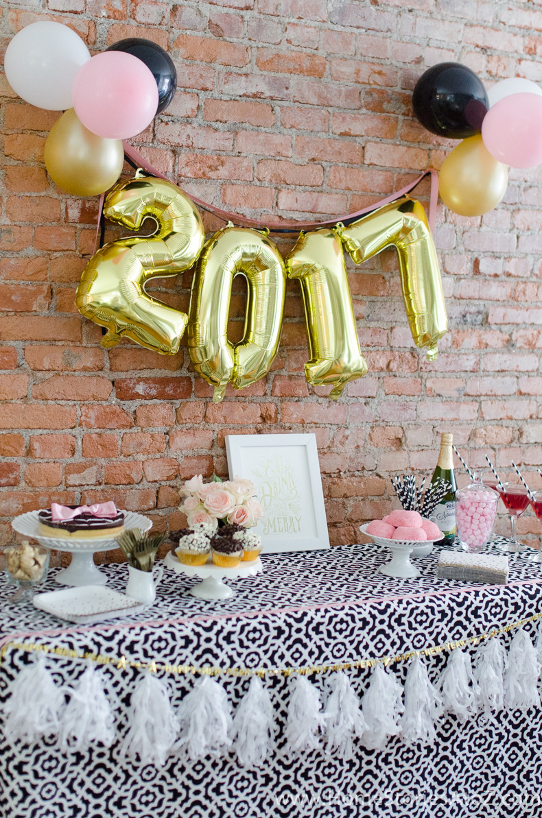 New Year Ideas
 5 Easy New Year’s Eve Party Ideas