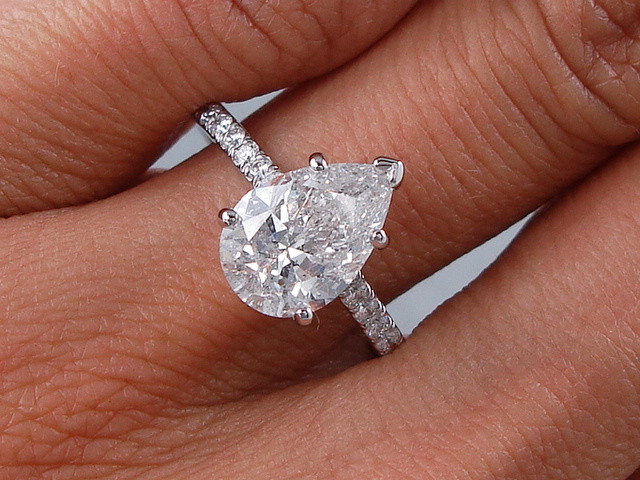 Pear Shaped Diamond Engagement Rings
 2 25 CTW PEAR SHAPE DIAMOND ENGAGEMENT RING G SI2