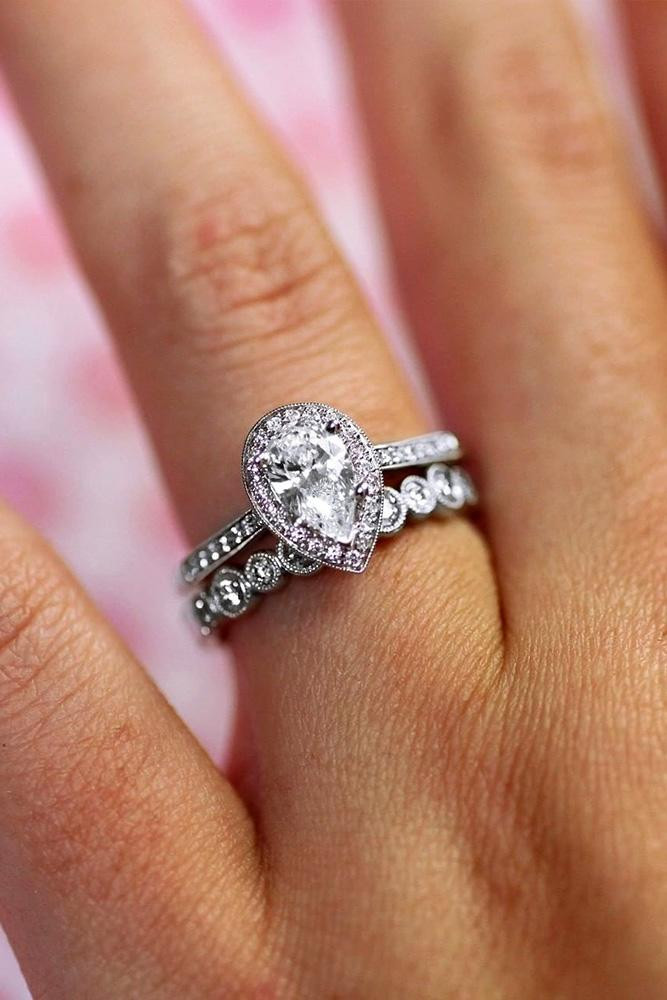 Pear Shaped Diamond Engagement Rings
 21 Stunning Pear Shaped Engagement Rings