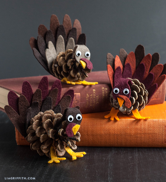 Pine Cone Crafts For Thanksgiving
 6 adorable pinecone crafts Hello fall