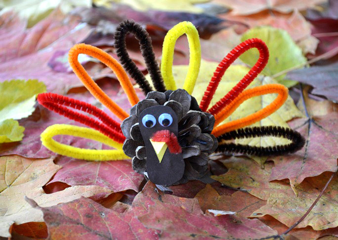 Pine Cone Crafts For Thanksgiving
 Pinecone Turkeys
