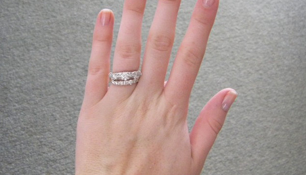 Proper Way To Wear Engagement And Wedding Rings
 How to Wear the Wedding and Engagement Rings