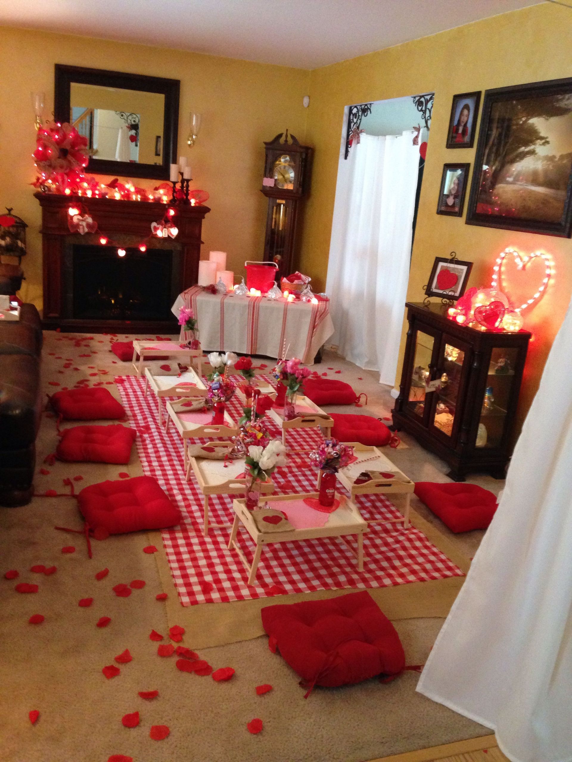 Romantic Ideas For Valentines Day
 Indoor picnic valentines day