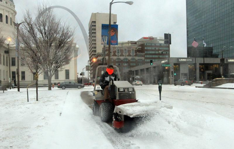 St Louis Winter Activities
 Storm dumps snow and rain in Northeast UPI