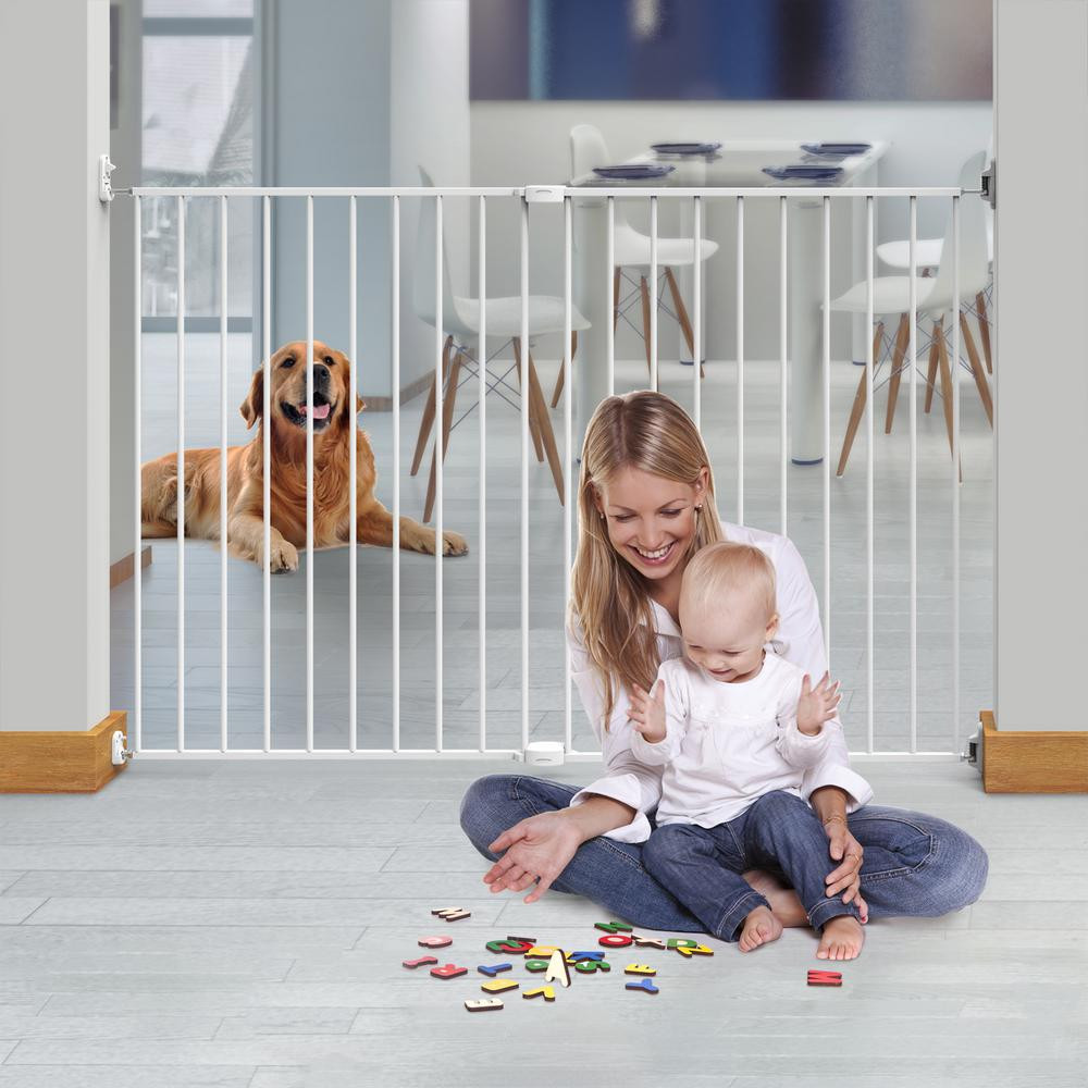Summer Infant Home Decor Safety Gate
 Summer Infant 36 in Swing Closed Child Safety Gate