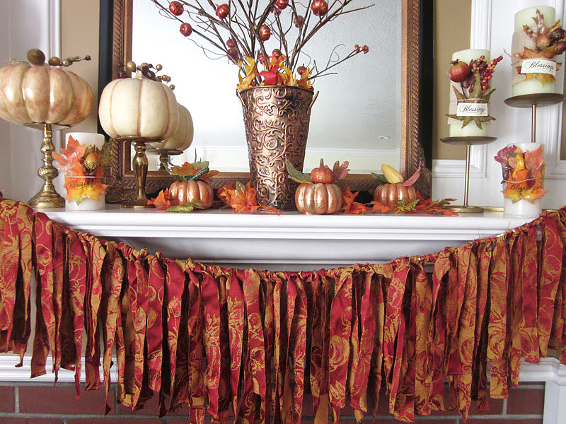 Thanksgiving Mantel Decor
 Homespun With Love Thanksgiving Mantel Rag Garland