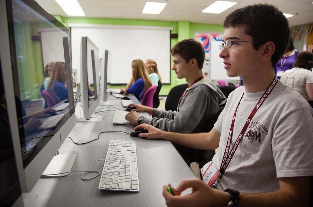 Video Game Design Summer Programs For High School Students
 Kids learn Viz basics in July camps e Arch