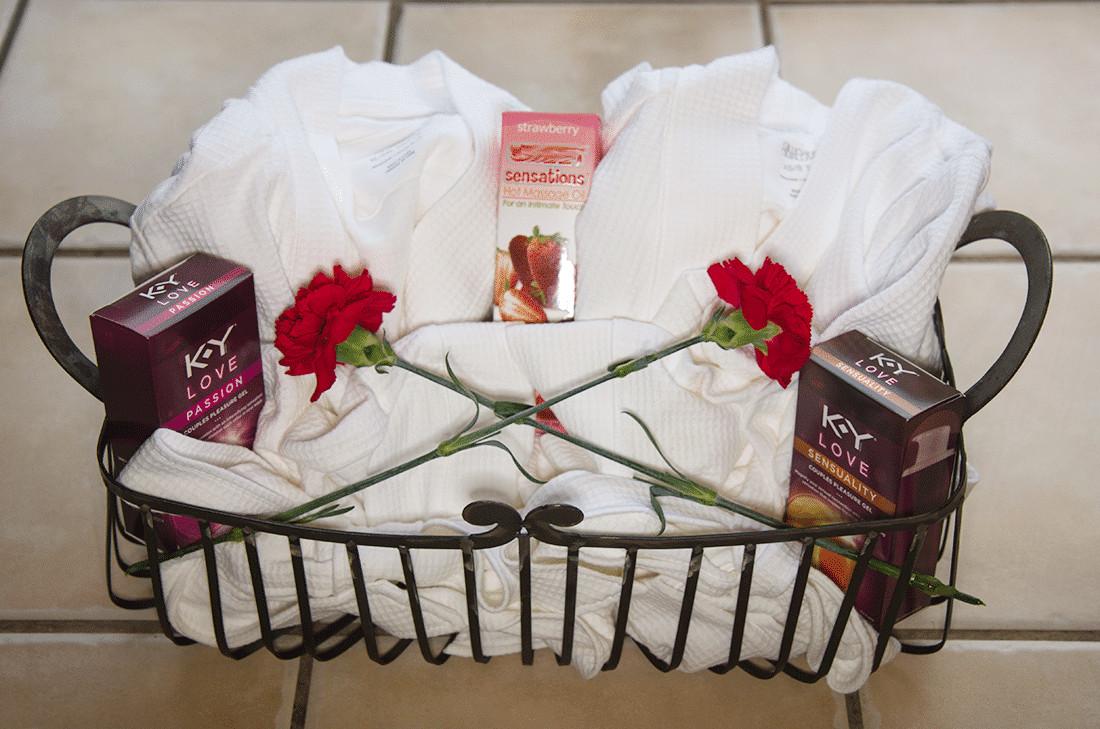 Couples Gift Ideas Pinterest
 Romantic Valentine s Day Couple s Massage Gift Basket