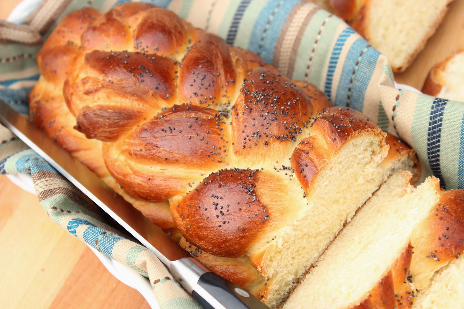 Easter Bread With Raisins
 Easter Bread Recipe