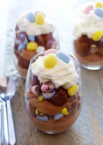 Easy Desserts For Easter
 Easy Easter Dessert Ideas That Are Super Cute Moosie Blue
