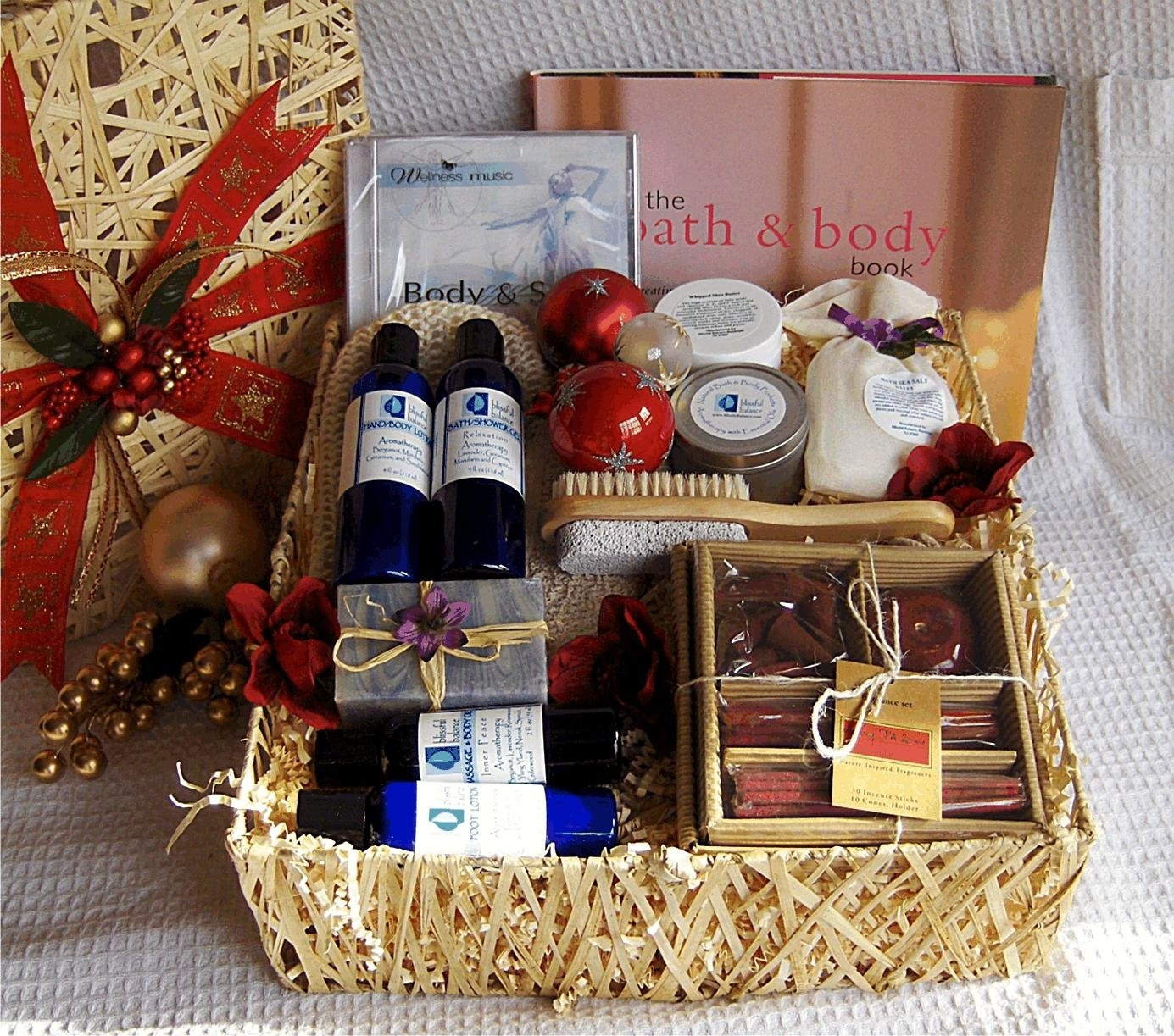 Gift Ideas Couples
 10 Stylish Christmas Gift Basket Ideas For Couples 2020