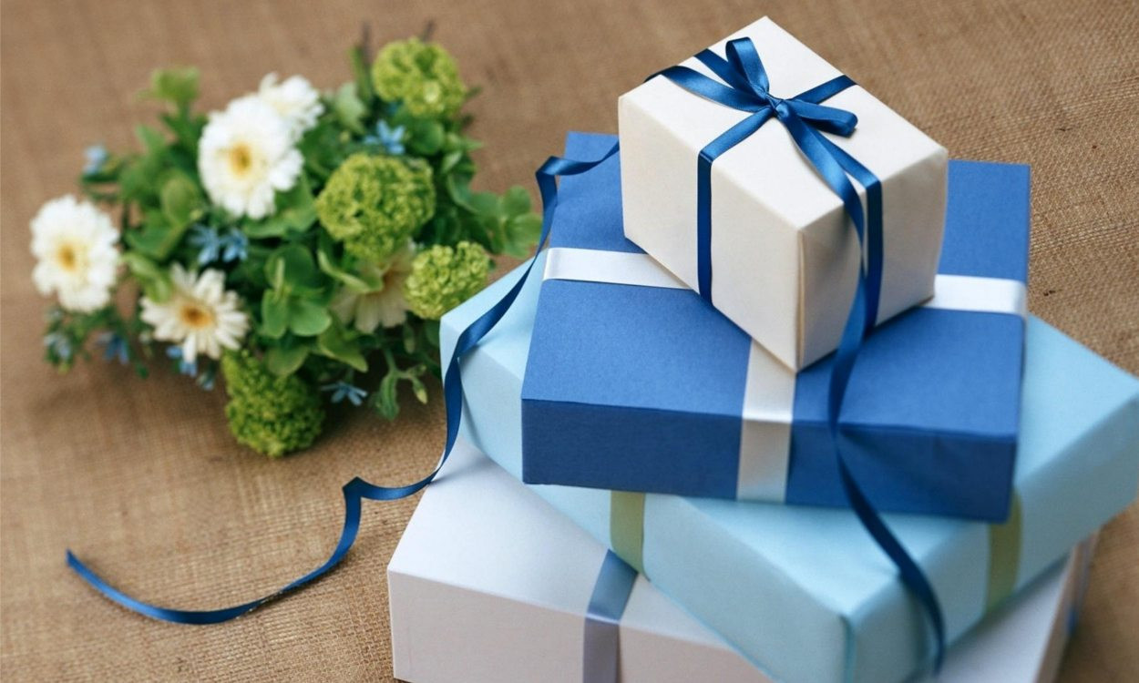 Gift Ideas For Elderly Couple
 Best Wedding Gift Ideas for an Older Couple Overstock