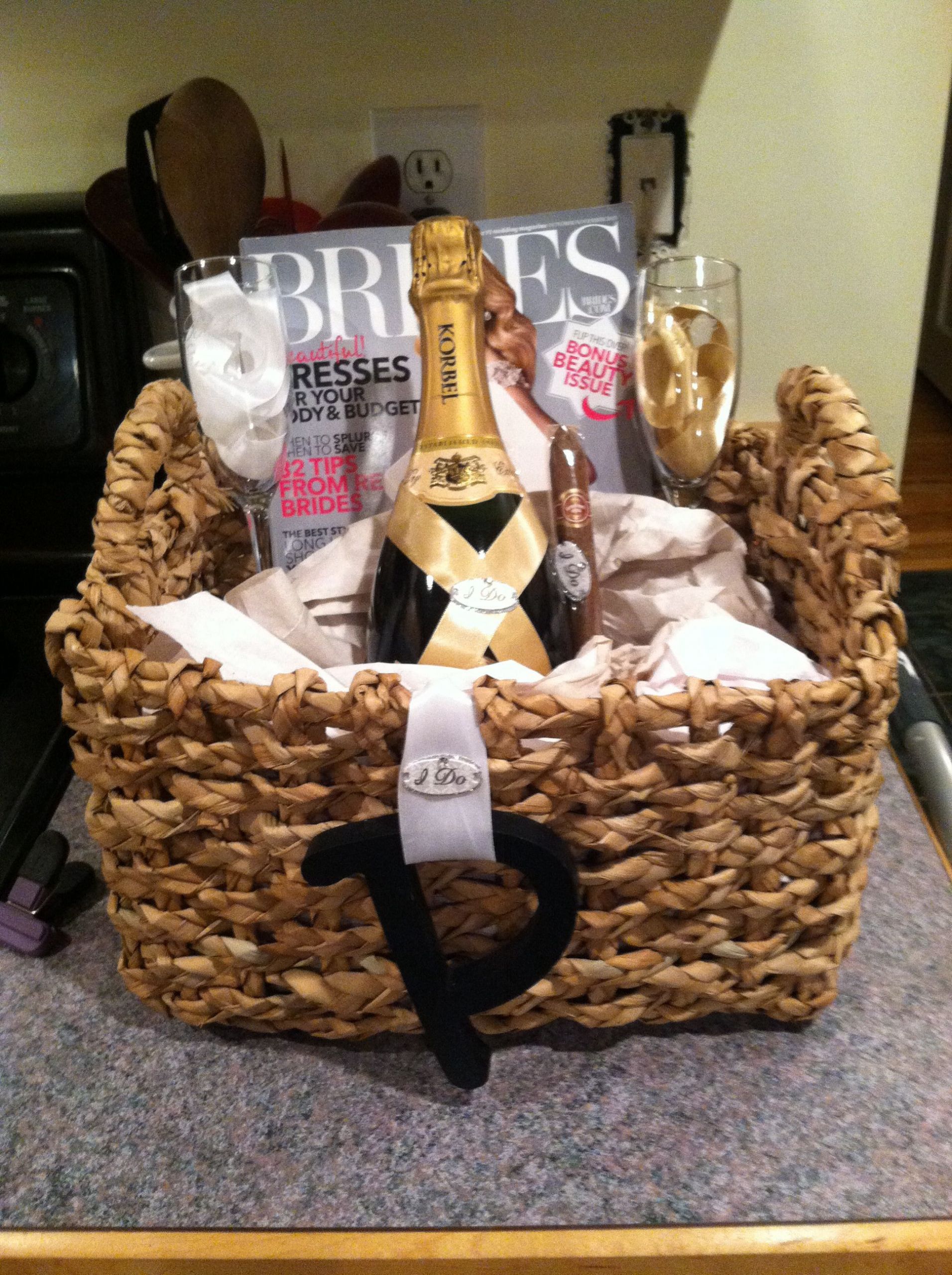 Gift Ideas For Engaged Couples
 Engagement Gift Basket Ideas For Couples