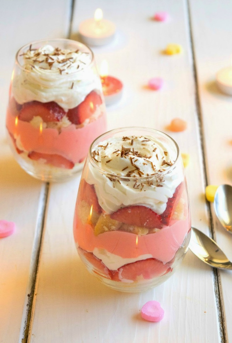 Valentine'S Day Dessert Recipes
 Valentine s Day English Custard Trifle for Two ⋆ Its Yummi