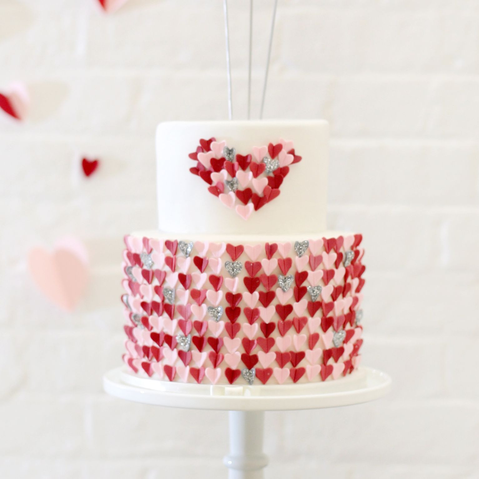 Valentines Day Wedding Cakes
 13 Romantic Valentine’s Day Wedding Cakes
