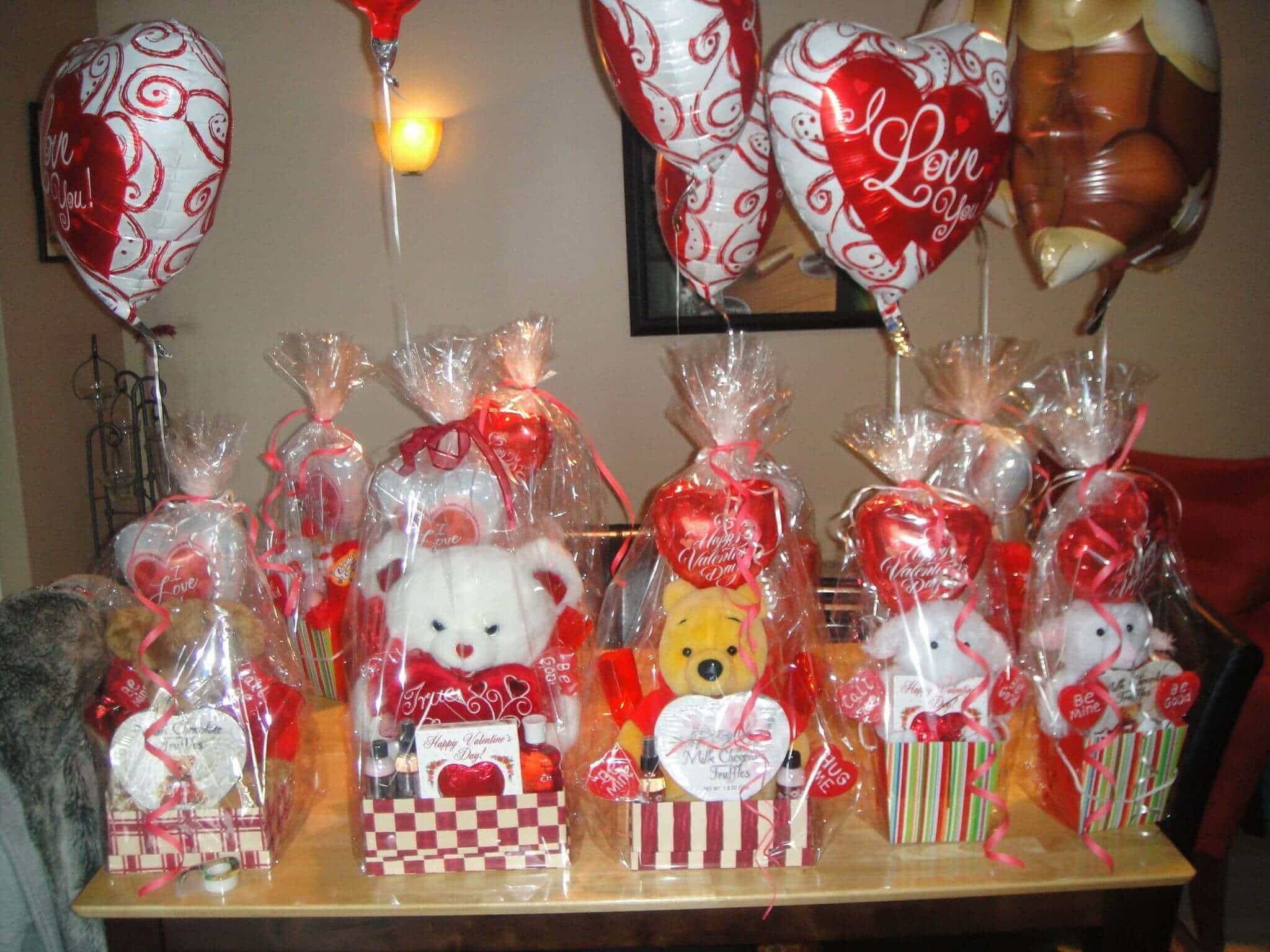Valentines Gift Baskets Ideas
 Best Valentine s Day Gift Baskets Boxes & Gift Sets Ideas